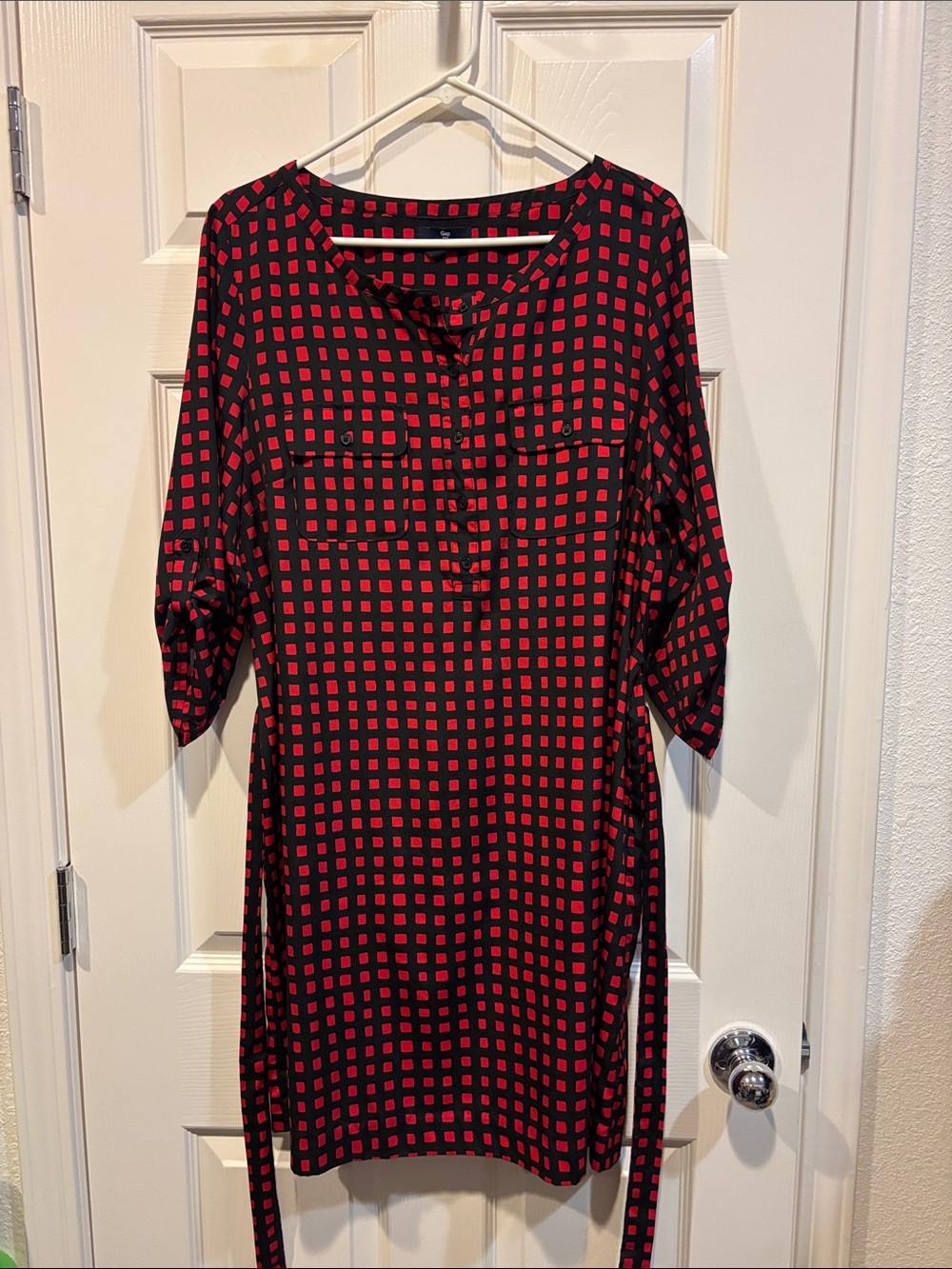 GAP Black and Red Square-Print Button Front Top